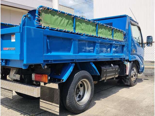 Hino Dutro 8