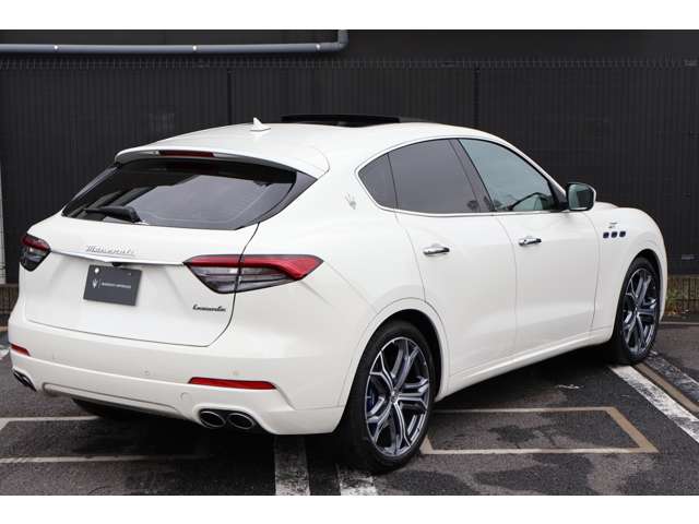 Maserati Levante 4