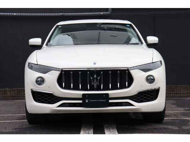 Maserati Levante 8