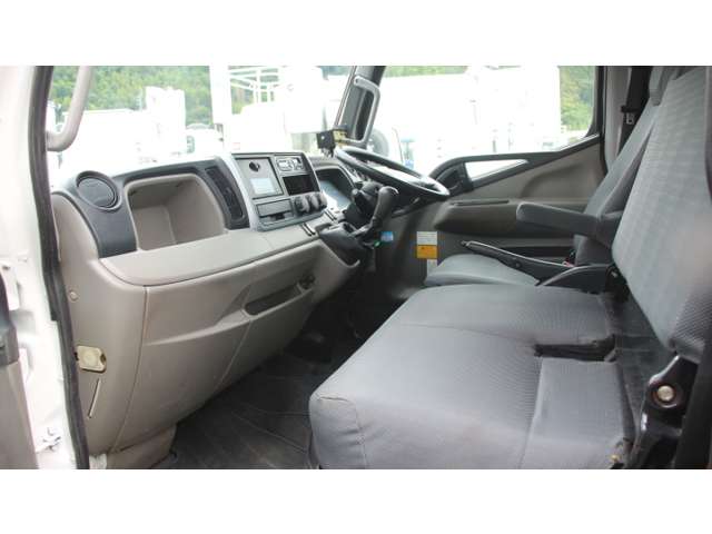 Mitsubishi Fuso Canter 9