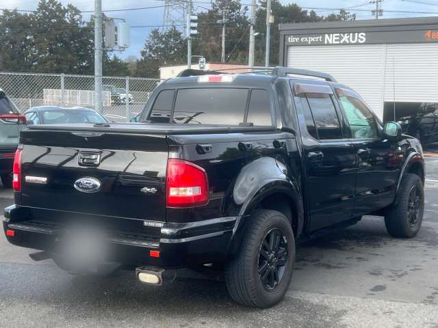Ford Explorer Sport Trac 7