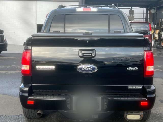 Ford Explorer Sport Trac 8