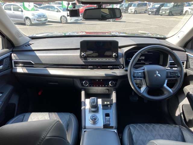 Mitsubishi Outlander 4