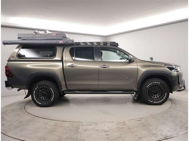 Toyota Hilux 2