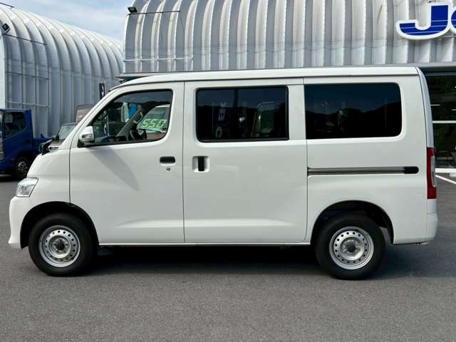 Toyota Town Ace Van 8