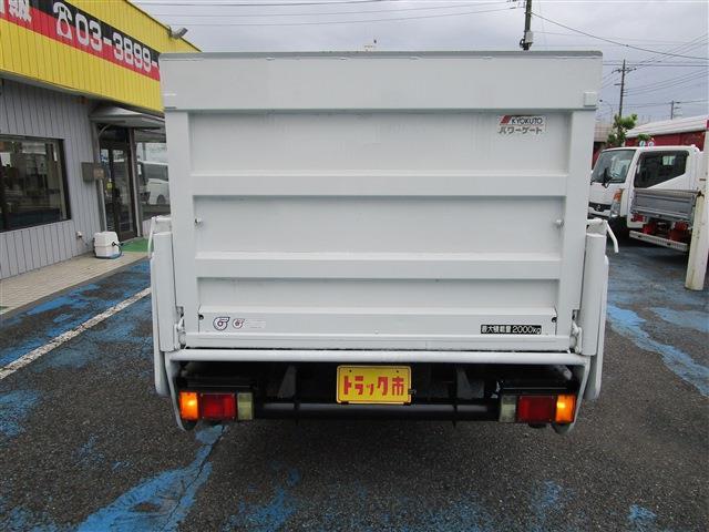 Isuzu Elf 4