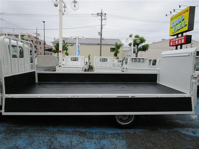 Isuzu Elf 8