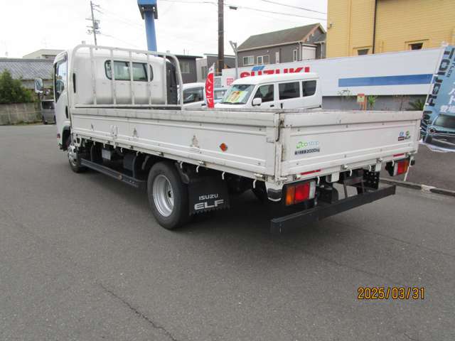 Isuzu Elf 7