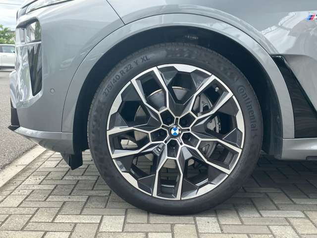 BMW X7 11
