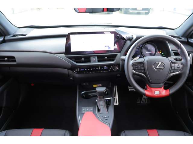 Lexus UX 6