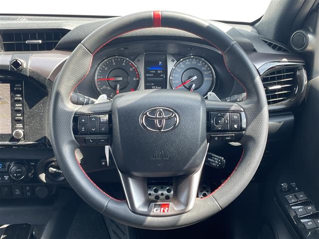 Toyota Hilux 11