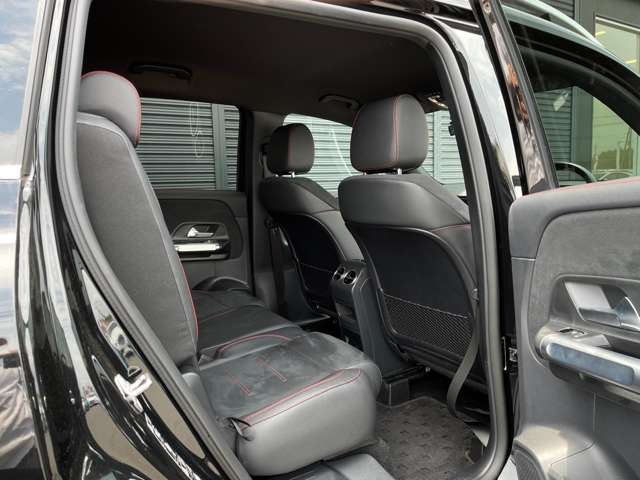 Mercedes-Benz GLB 11