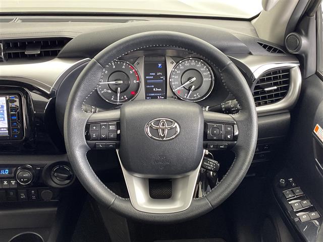 Toyota Hilux 11