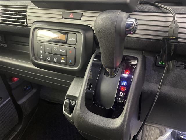 Honda N-VAN 9