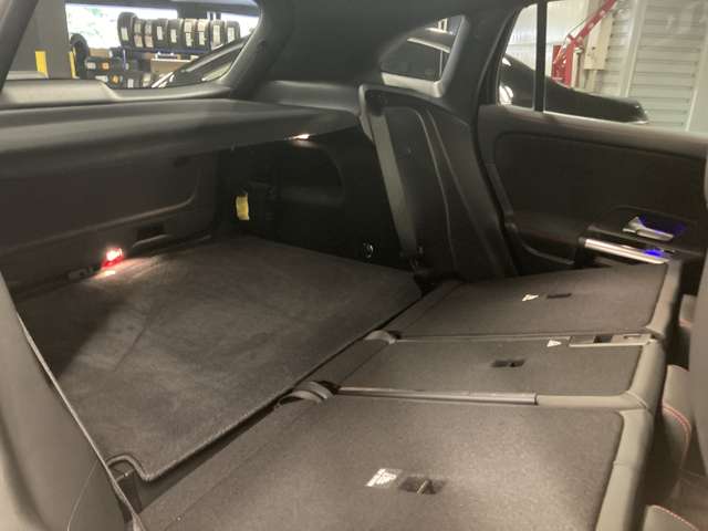 Mercedes-Benz GLA-Class 12