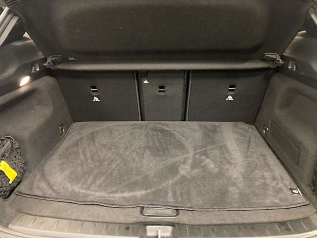 Mercedes-Benz GLA-Class 10
