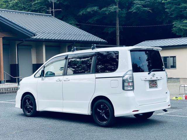 Toyota Voxy 7