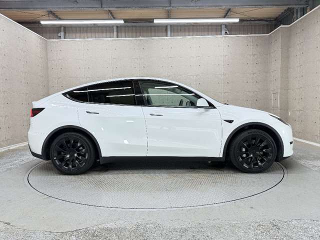 Tesla Model Y 11