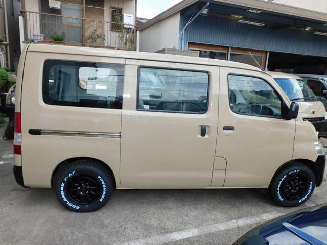 Toyota Light Ace Van 6