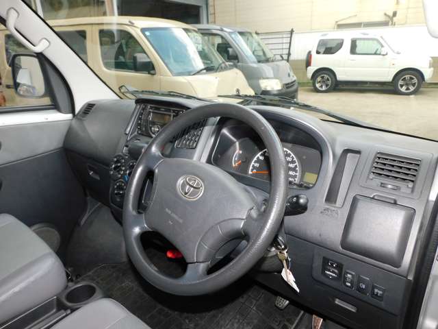 Toyota Light Ace Van 10
