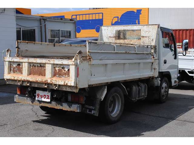 Isuzu Elf 8