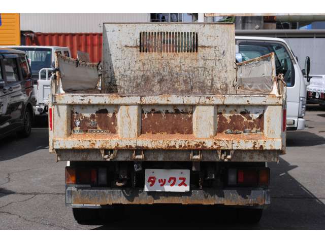 Isuzu Elf 9