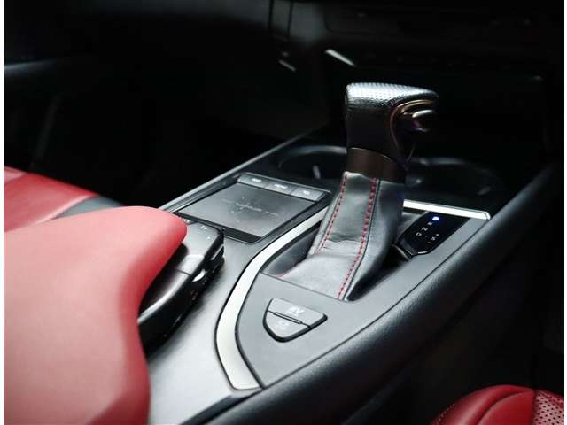 Lexus UX 13