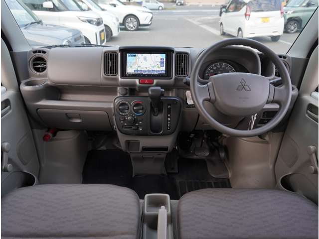 Mitsubishi Minicab Van 8