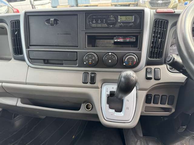 Mitsubishi Fuso Canter 9