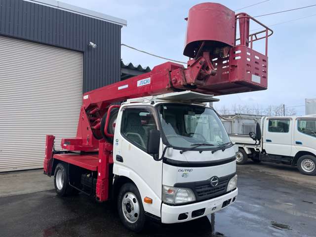 Hino Dutro 3