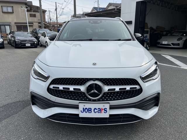 Mercedes-Benz GLA-Class 6