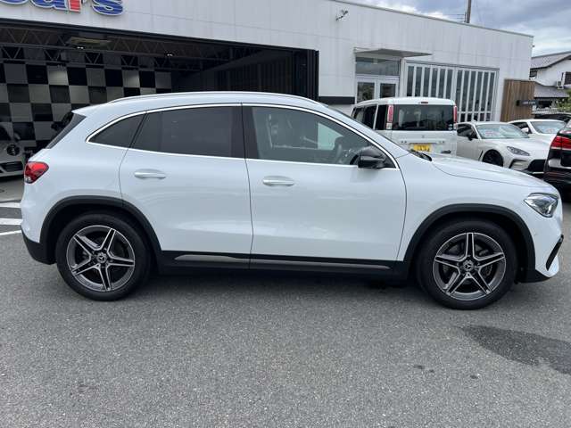 Mercedes-Benz GLA-Class 8