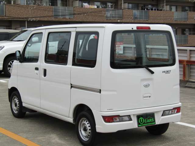 Daihatsu Hijet Cargo 8