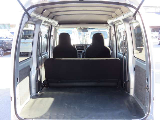 Daihatsu Hijet Cargo 9