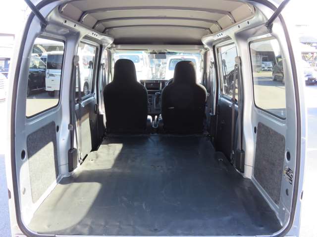 Daihatsu Hijet Cargo 10