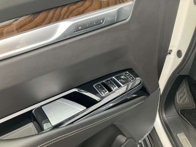 Cadillac エスカレード 10