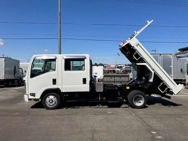 Isuzu Elf 7