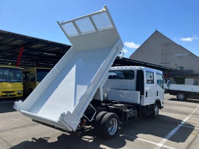 Isuzu Elf 9