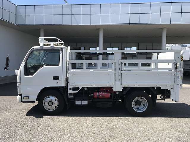 Isuzu Elf 4