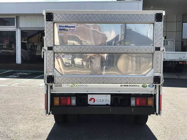 Isuzu Elf 7