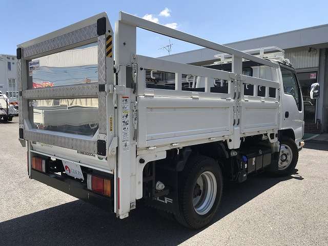 Isuzu Elf 8