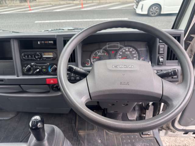 Isuzu Elf 11