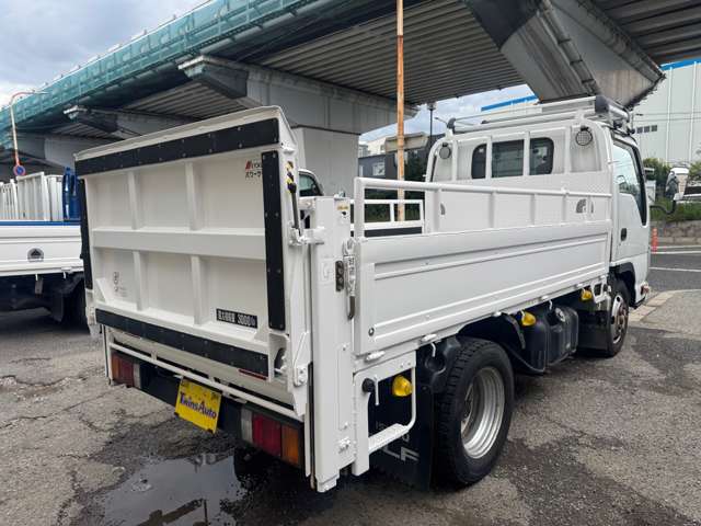 Isuzu Elf 7