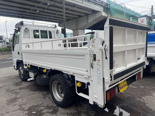 Isuzu Elf 8