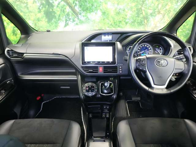 Toyota Esquire 6