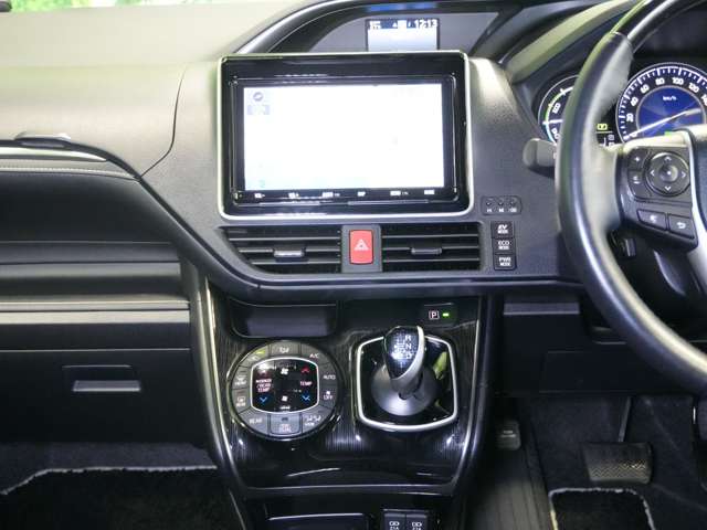Toyota Esquire 9