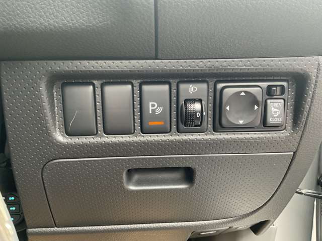 Nissan AD 7
