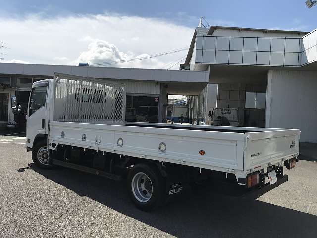 Isuzu Elf 4