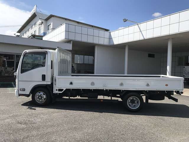 Isuzu Elf 7
