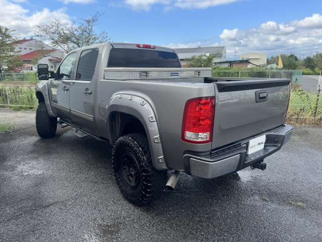 GMC Sierra 8